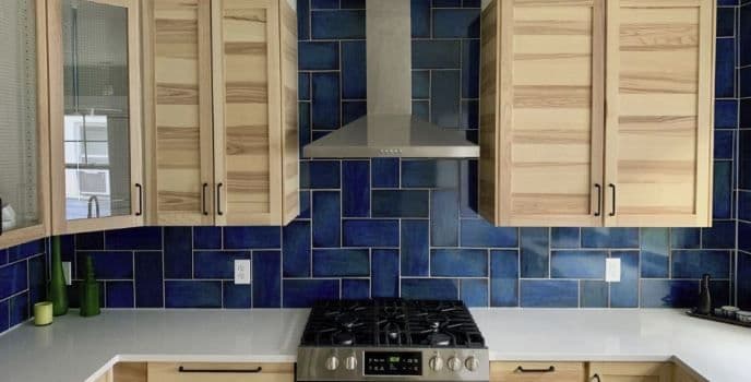 Female-Tile-Setters