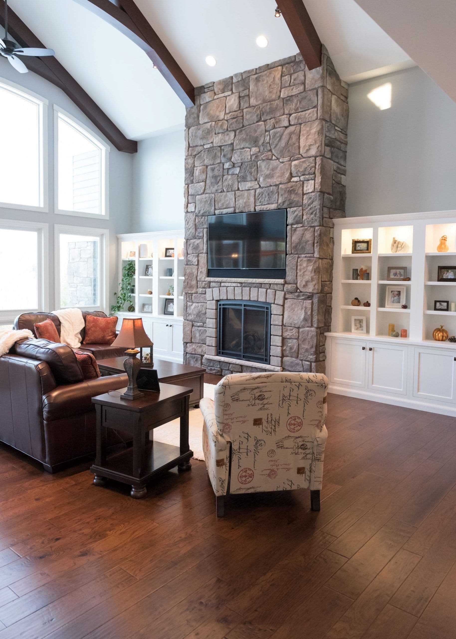 imgi_14_Living-Room-Knoll-2-scaled.jpg